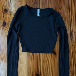 PERFECT CONDITION LULULEMON CROP LONGSLEEVE